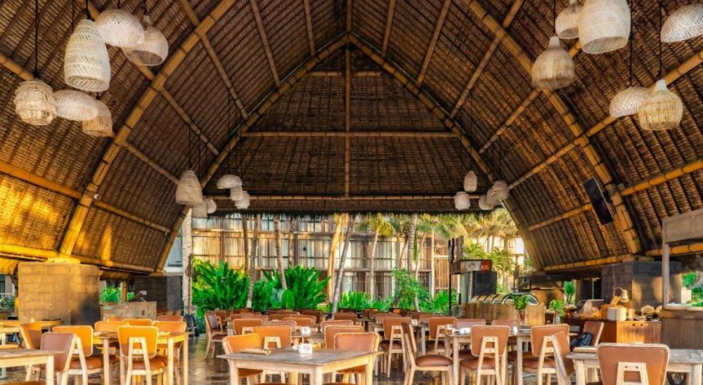 Wyndham Tamansari Jivva Resort