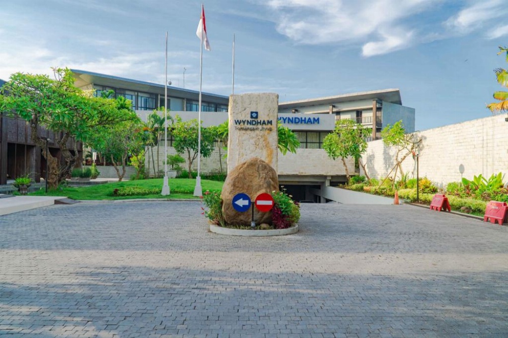 Wyndham Tamansari Jivva Resort